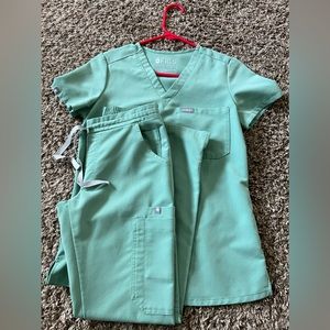 XXS light green Figs scrub set